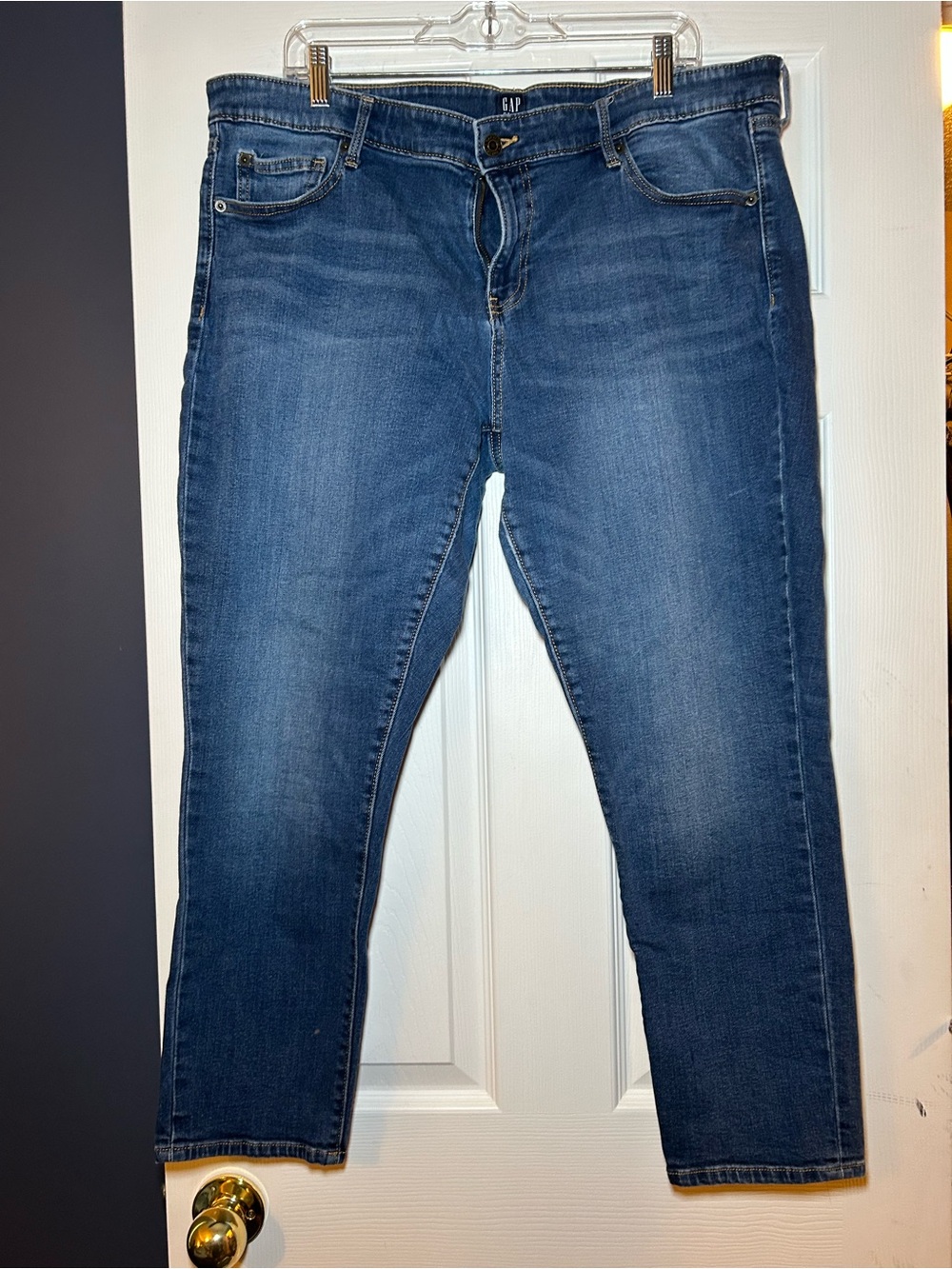 GAP Women's Skinny Jeans in Medium Blue Wash